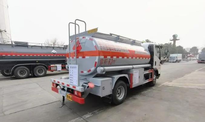 <a href=http://www.pyskyw.cn/news_article?news_id=101>運(yùn)輸危險(xiǎn)品</a>